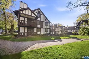 3711 Mark Twain Way, Mahwah, NJ 07430 - Photo 2
