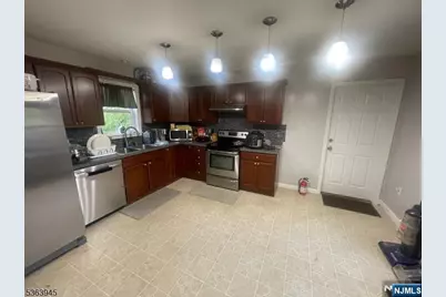 42 Riverlawn Drive, Wayne, NJ 07470 - Photo 4