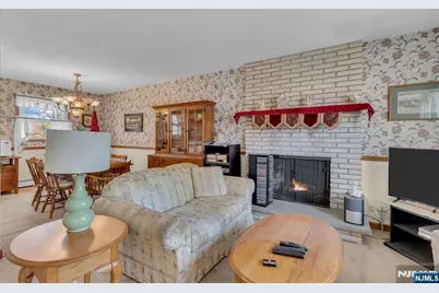 307 Santa Fe Trail, Hopatcong, NJ 07843 - Photo 4
