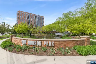 310 Hudson Park 310 #310, Edgewater, NJ 07020 - Photo 2