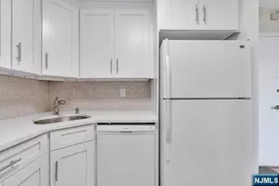 2000 Linwood Ave 7N, Fort Lee, NJ 07024 - Photo 8
