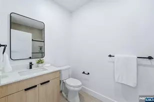 9-11 E Passaic Street 204, Hackensack, NJ 07601 - Photo 8