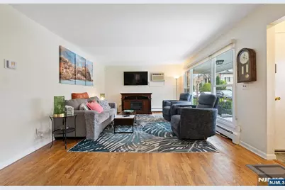 2453 1st Street, Fort Lee, NJ 07024 - Photo 4