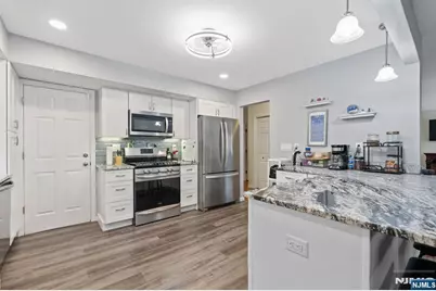 2453 1st Street, Fort Lee, NJ 07024 - Photo 10