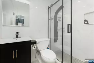 250 Gorge 21E, Cliffside Park, NJ 07010 - Photo 14