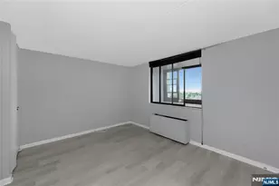 250 Gorge 21E, Cliffside Park, NJ 07010 - Photo 10