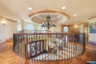 305 Blauvelt Ct, Paramus, NJ 07652 - Photo 8