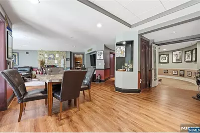 305 Blauvelt Court, Paramus, NJ 07652 - Photo 42