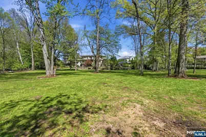 305 Blauvelt Court, Paramus, NJ 07652 - Photo 50