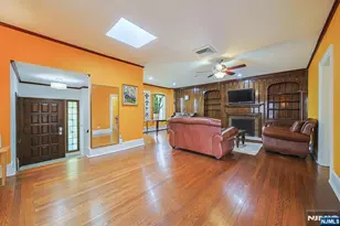 586 Hillside St, Ridgefield, NJ 07657 - Photo 10
