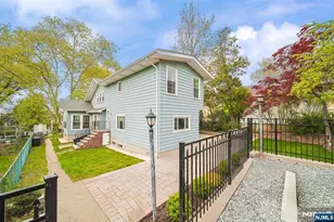 586 Hillside St, Ridgefield, NJ 07657 - Photo 2