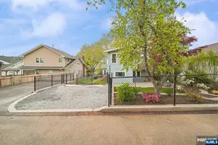 586 Hillside St, Ridgefield, NJ 07657 - Photo 6