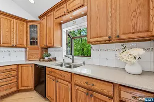 97 Erie Ave, Midland Park, NJ 07432 - Photo 10