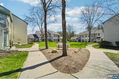 22 Eakens Court, Mahwah, NJ 07430 - Photo 4