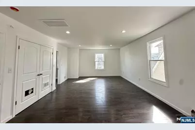 105 7th Street, Newark, NJ 07107 - Photo 16