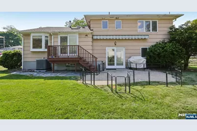 267 Pershing Avenue, Ridgewood, NJ 07450 - Photo 32
