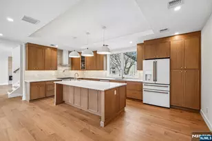 229 Sutton Pl, New Milford, NJ 07646 - Photo 8