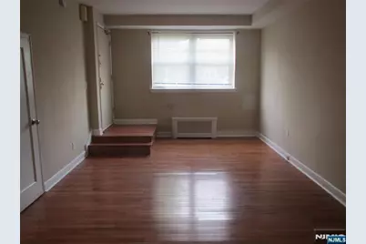 126 Hastings Avenue A #A, Rutherford, NJ 07070 - Photo 4
