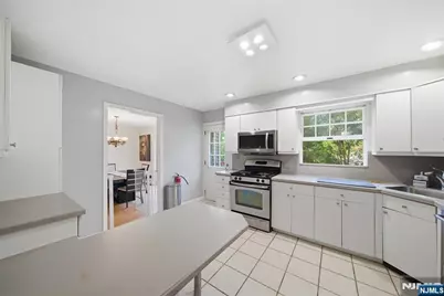 182 Pascack Avenue, Emerson, NJ 07630 - Photo 12
