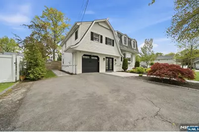 13 Dogwood Court, Paramus, NJ 07652 - Photo 2