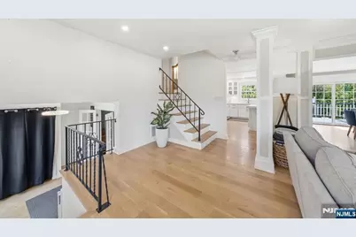 13 Dogwood Court, Paramus, NJ 07652 - Photo 8