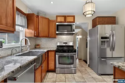 7 Spier Drive, Livingston, NJ 07039 - Photo 8
