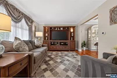 7 Spier Drive, Livingston, NJ 07039 - Photo 4