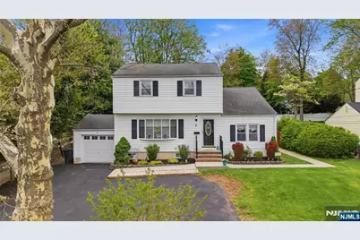 7 Spier Drive, Livingston, NJ 07039 - Photo 1