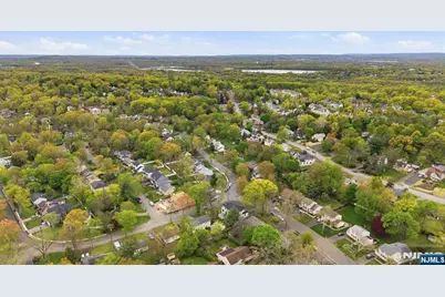 7 Spier Drive, Livingston, NJ 07039 - Photo 38
