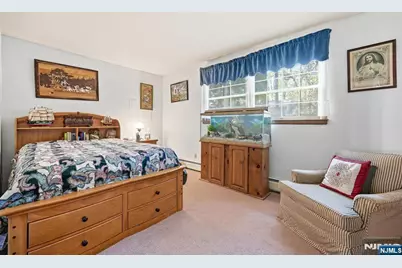 27 Pennsylvania Avenue, Montvale, NJ 07645 - Photo 18