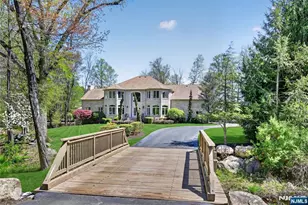 9 Heller Ct, Mahwah, NJ 07430 - Photo 2