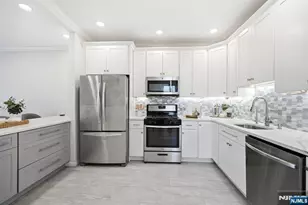 419 Hartford Dr 4020, Nutley, NJ 07110 - Photo 10