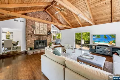 558 W Saddle River Road, Upper Saddle River, NJ 07458 - Photo 8