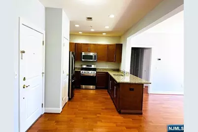 3110 Windsor Park Court, Englewood, NJ 07631 - Photo 4