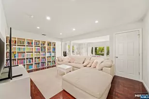 3 Burton Pl, Cresskill, NJ 07626 - Photo 4