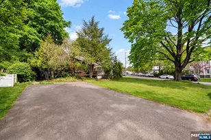 3 Burton Pl, Cresskill, NJ 07626 - Photo 24
