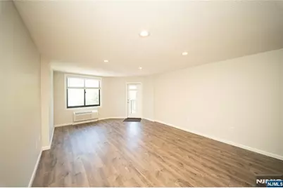 115 Polifly Road 5D #5D, Hackensack, NJ 07601 - Photo 4