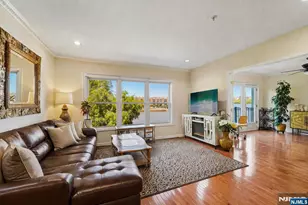 140 The Promenade, Edgewater, NJ 07020 - Photo 2