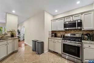 140 The Promenade, Edgewater, NJ 07020 - Photo 8