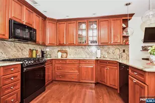 30 N Bayard Ln, Mahwah, NJ 07430 - Photo 14