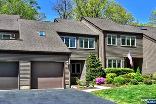30 N Bayard Ln, Mahwah, NJ 07430 - Photo 2