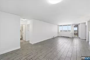 6040 Blvd E 21J, West New York, NJ 07093 - Photo 2