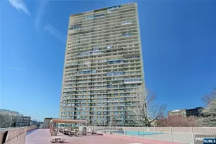 6040 Blvd E 21J, West New York, NJ 07093 - Photo 4