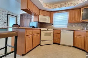 749 Ten Eyck Ave, Lyndhurst Township, NJ 07071 - Photo 6