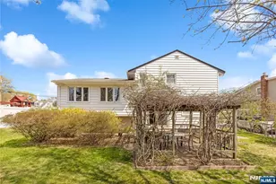 1150 Roosevelt Ave, New Milford, NJ 07646 - Photo 28