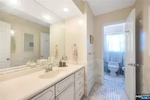 1150 Roosevelt Ave, New Milford, NJ 07646 - Photo 20