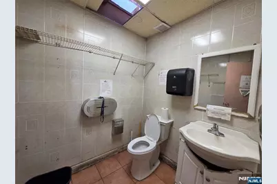 239 Commercial Avenue 239 &amp; 235 #239 &amp; 235, Palisades Park, NJ 07650 - Photo 16
