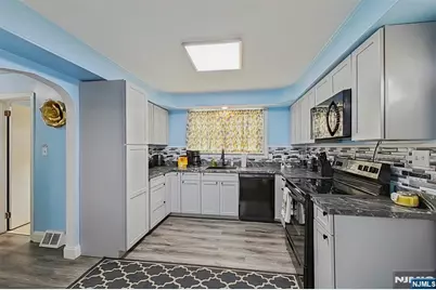 811 Lincoln Avenue, Burlington, NJ 08016 - Photo 22