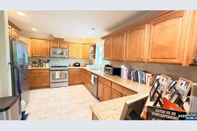 29 Skymark Court, Upper Saddle River, NJ 07458 - Photo 4
