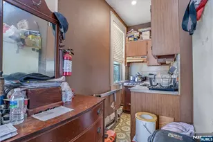 43 Maitland Pl, Garfield, NJ 07026 - Photo 14